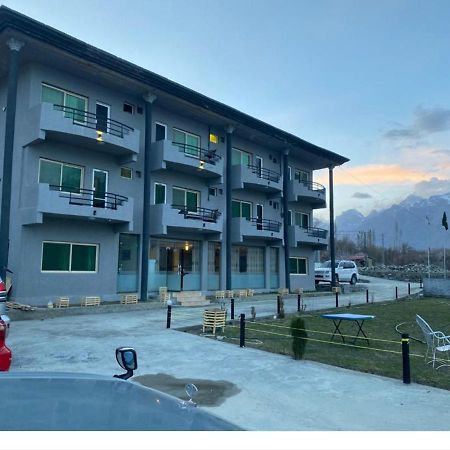 Eat And Read Hotel Skardu Eksteriør bilde