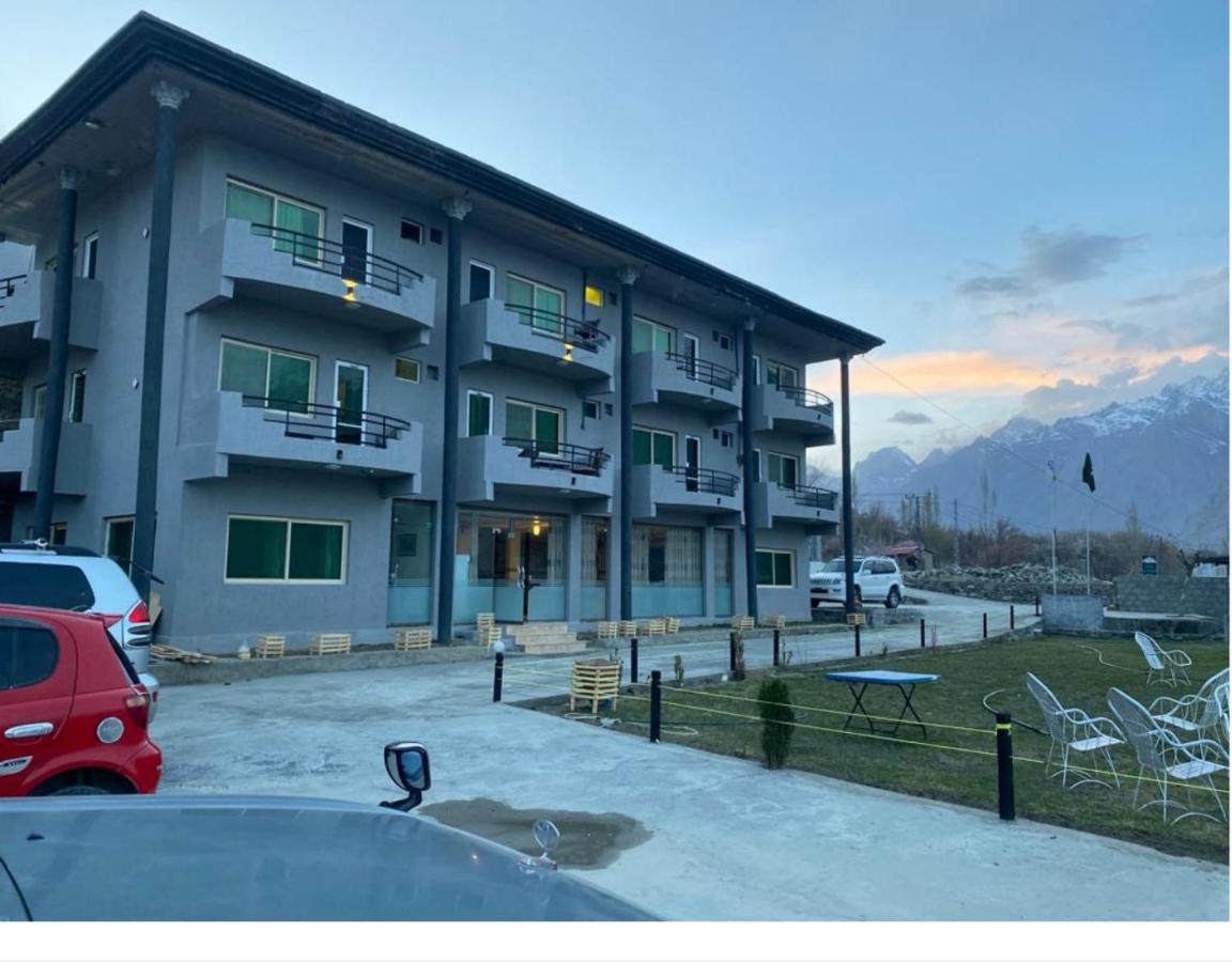 Eat And Read Hotel Skardu Eksteriør bilde