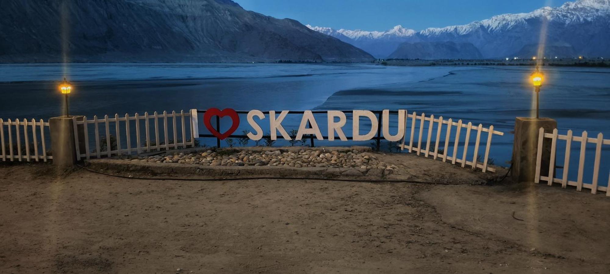 Eat And Read Hotel Skardu Eksteriør bilde